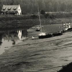 Gestrande schepen op de Durme bij laag water, 1951-1975